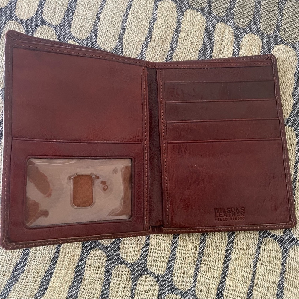 Genuine Mahogany Leather Wallet Made by Wilsons Leather. NWOT Never Used